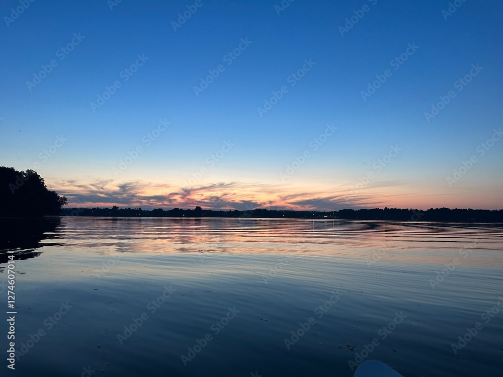 Fototapeta premium sunset on the lake