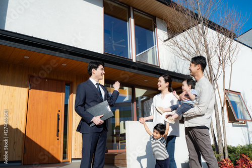 物件を紹介する不動産屋