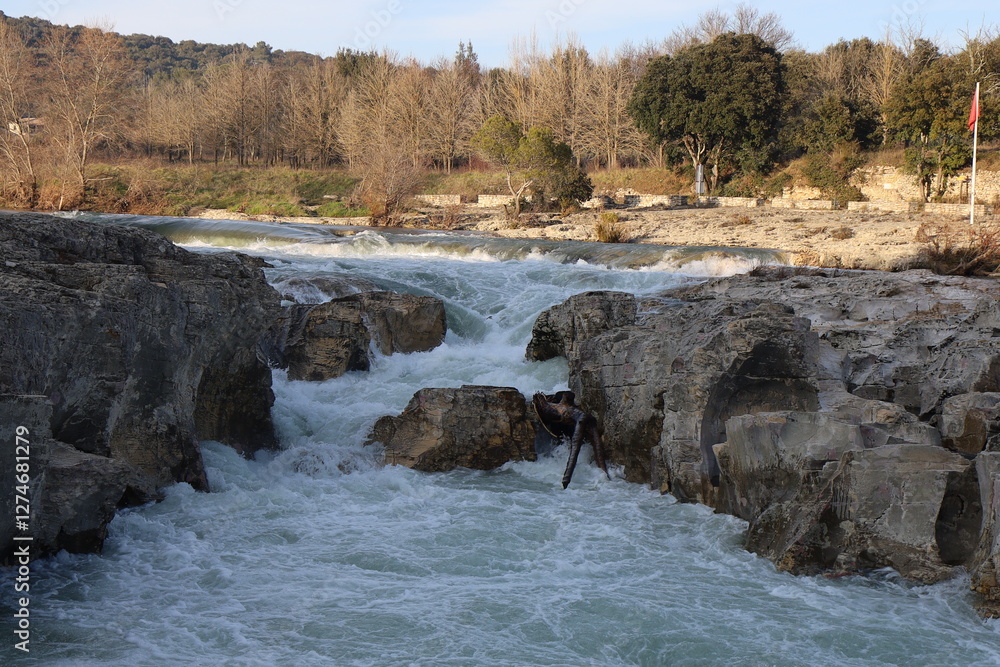 Cascades du Sautadet sur la rivière Cèze, ville de La-Roque-sur-Cèze, département du Gard, France