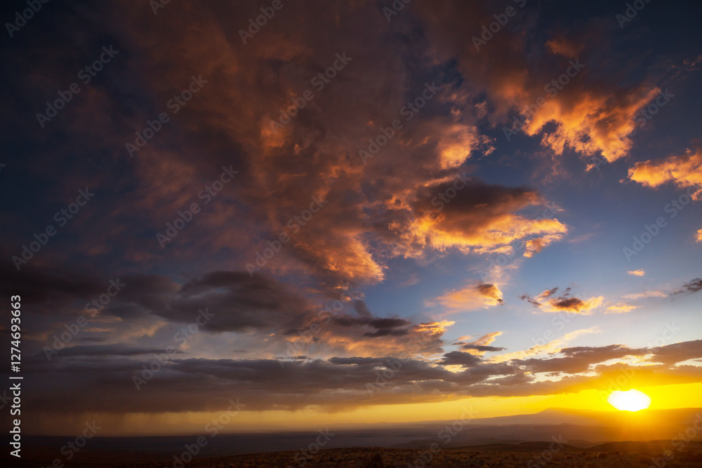 Fototapeta premium Mountains on sunset