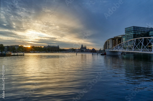 Photography Brücke und Panorama der Altstadt von Amsterdam bei Sonnenuntergang