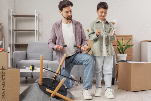 Father and his little son w...