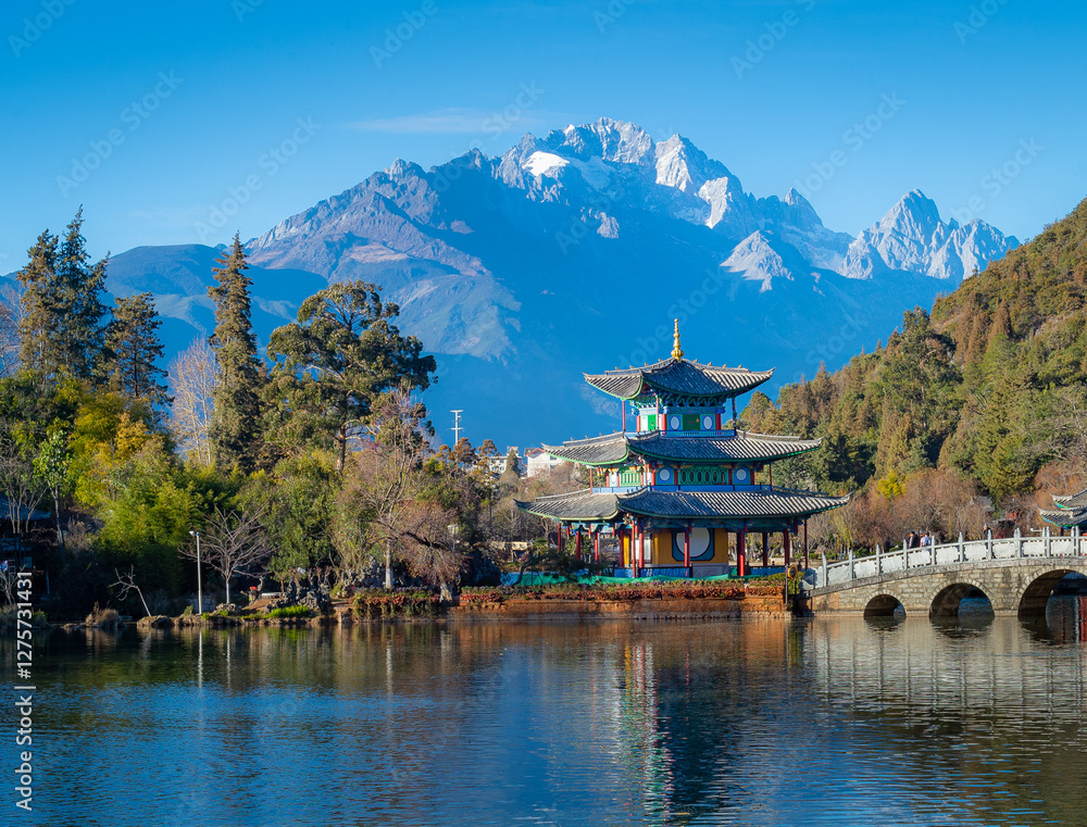 Fototapeta premium China, Yunnan province, Lijiang, Yulong Snow Mountain, Blue Moon Valley, Yuye Lake, Lanyue Lake, Black Dragon Pool, Heilong Tan, Tiger Leaping Gorge Scenic