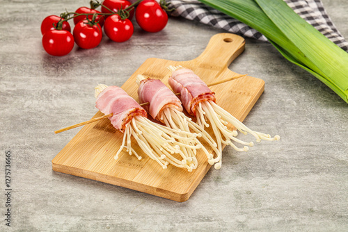 Raw roll with enoki and bacon photo