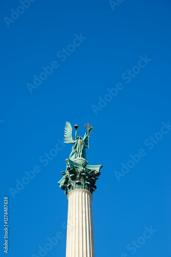 Canvas Print Monument in Heroes Square, Budapest in Hungary.