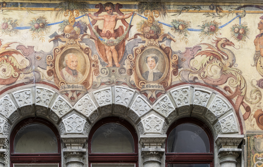 Obraz premium Painted facade of an old house in the old town of Konstanz, Constance, Germany 