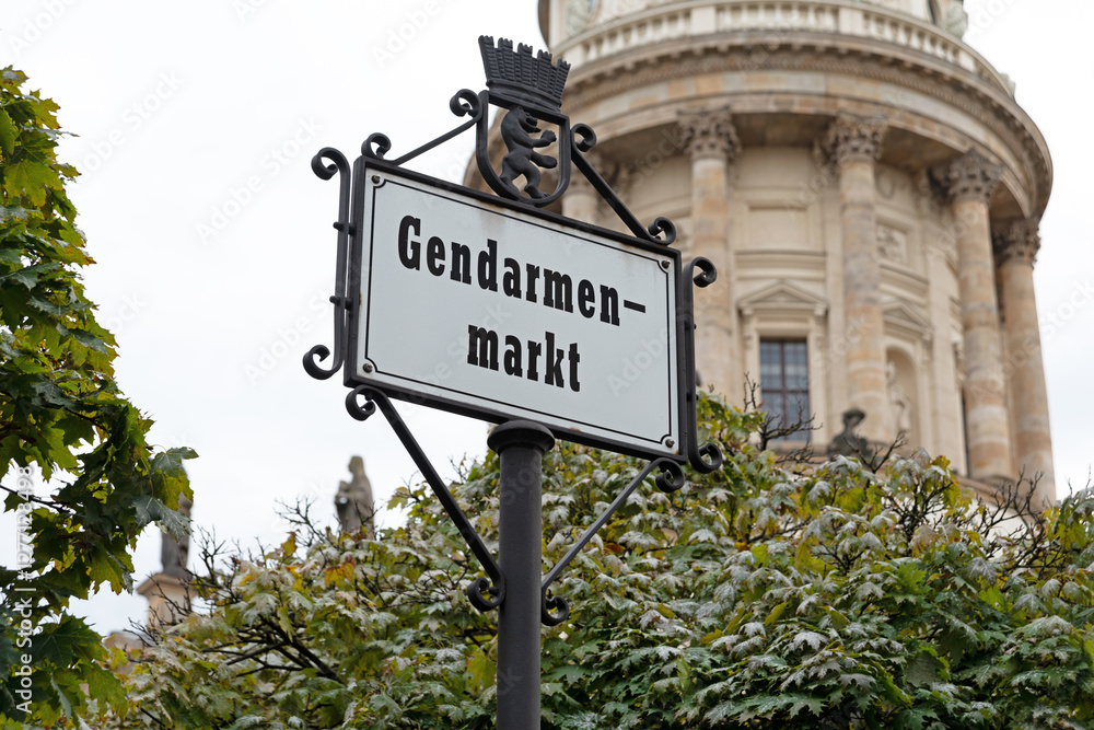Historisches Straßenschild; Der Gendarmenmarkt, Berlin, Deutschland