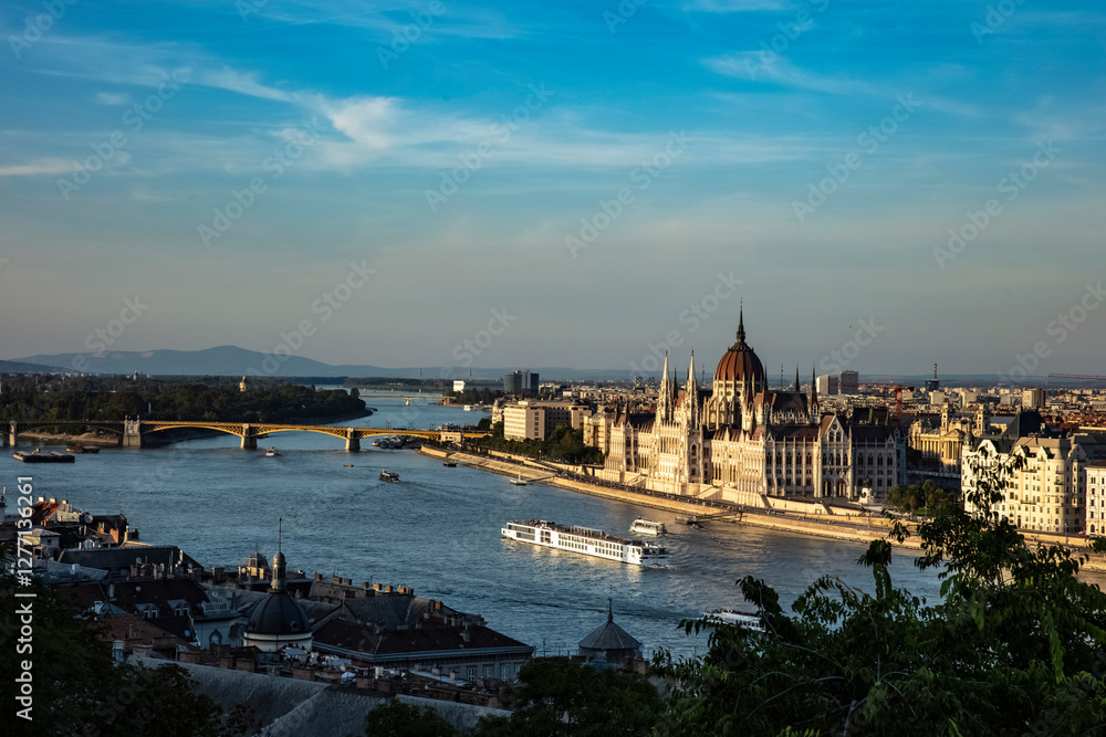 Fototapeta premium hungarian parliament budapest
