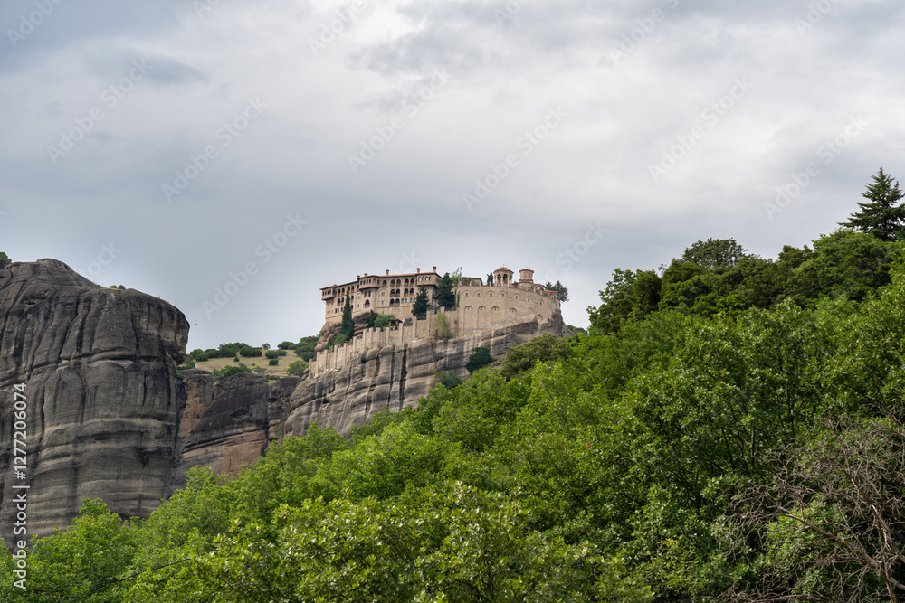 Fototapeta premium meteora monastery greece