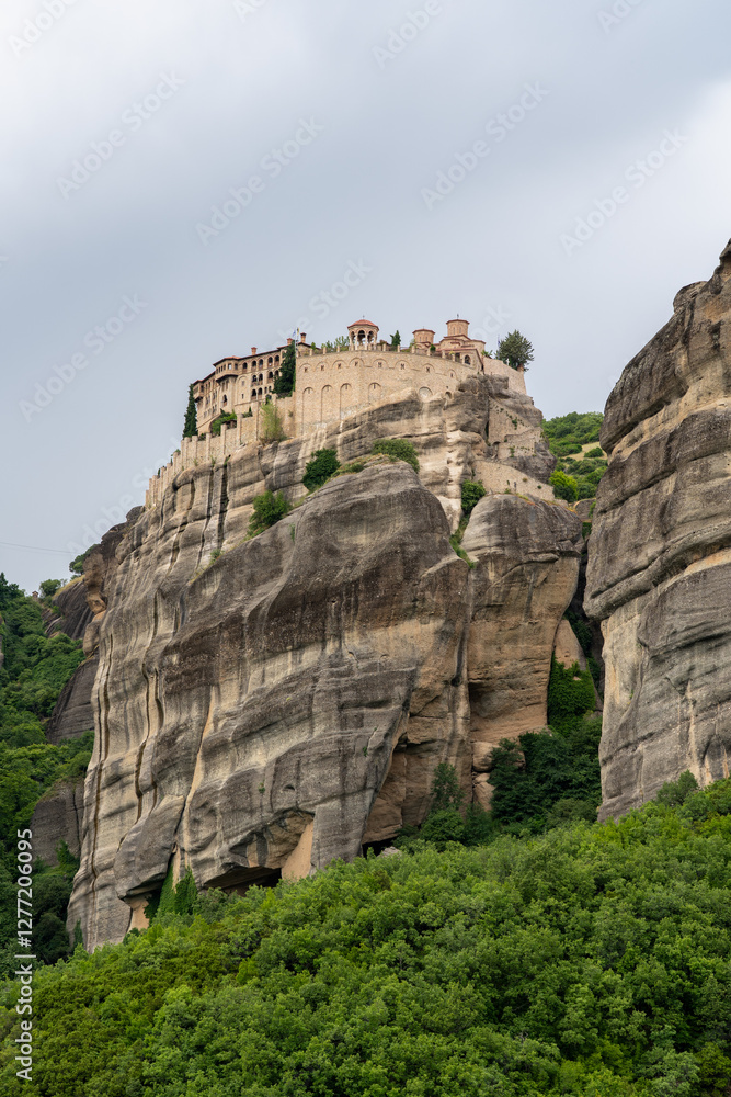 Fototapeta premium meteora monastery greece