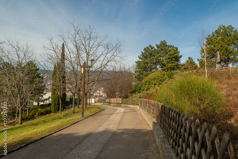 Le parc Montjuzet dans la ville de Clermont-Ferrand Le parc Montjuzet dans la ville de Clermont-Ferrand