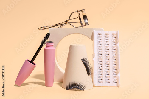 False eyelashes, mascara an...