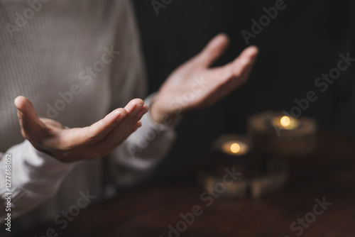 Foto Person hands open palm up worship God helping repent catholic easter lent mind pray Christian religion