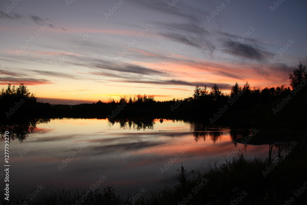 Obraz premium Colors On The Lake, Pylypow Wetlands, Edmonton, Alberta