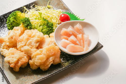 真珠貝の貝柱の天婦羅とお刺身