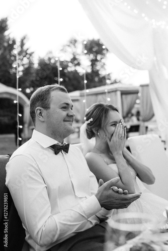 Obraz na płótnie portrait of the newlyweds at the presidium w salonie