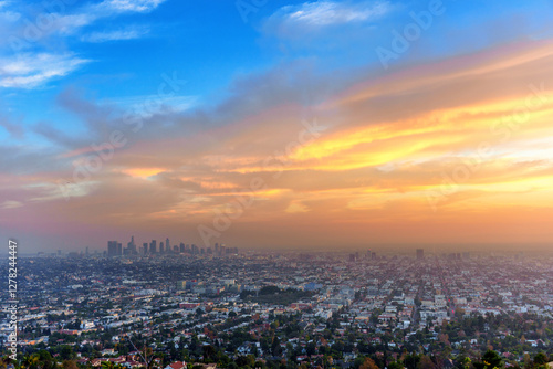 Foto Vibrant Sunset Over Los Angeles Cityscape
