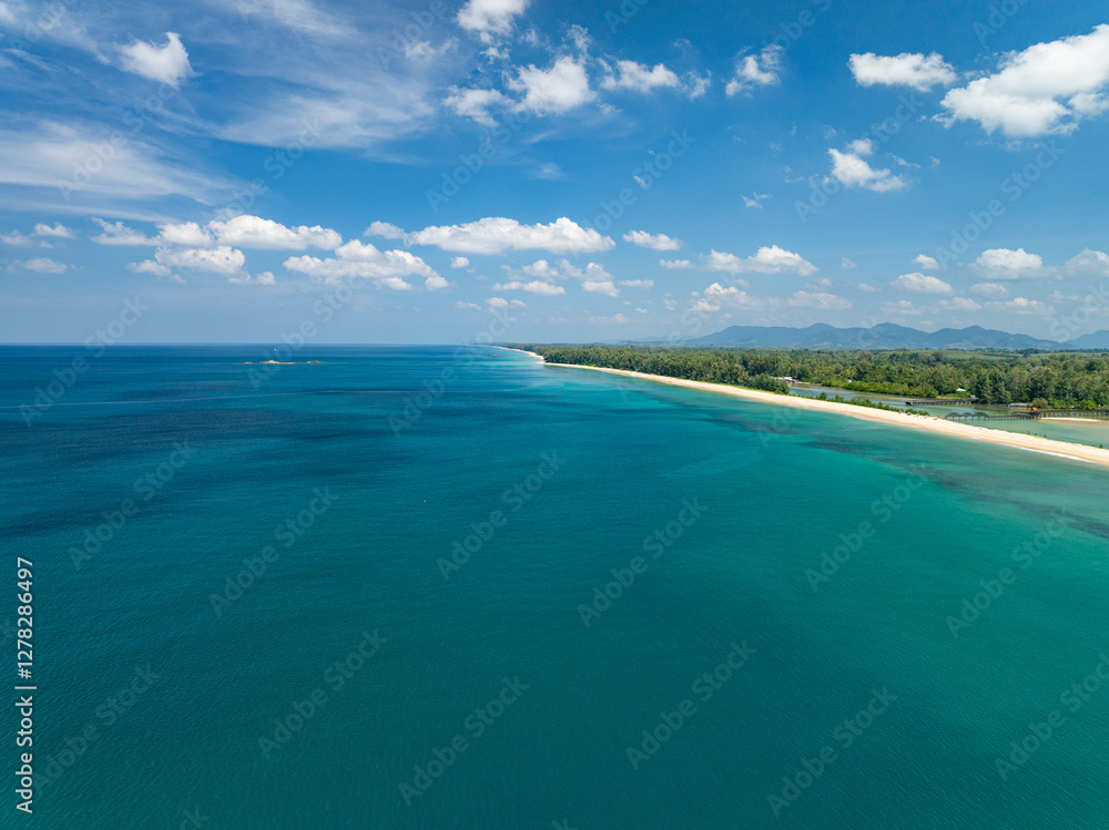 Fototapeta premium Amazing beach sea background,Summer vacation sea beach background,Beautiful ocean at Phuket island Thailand