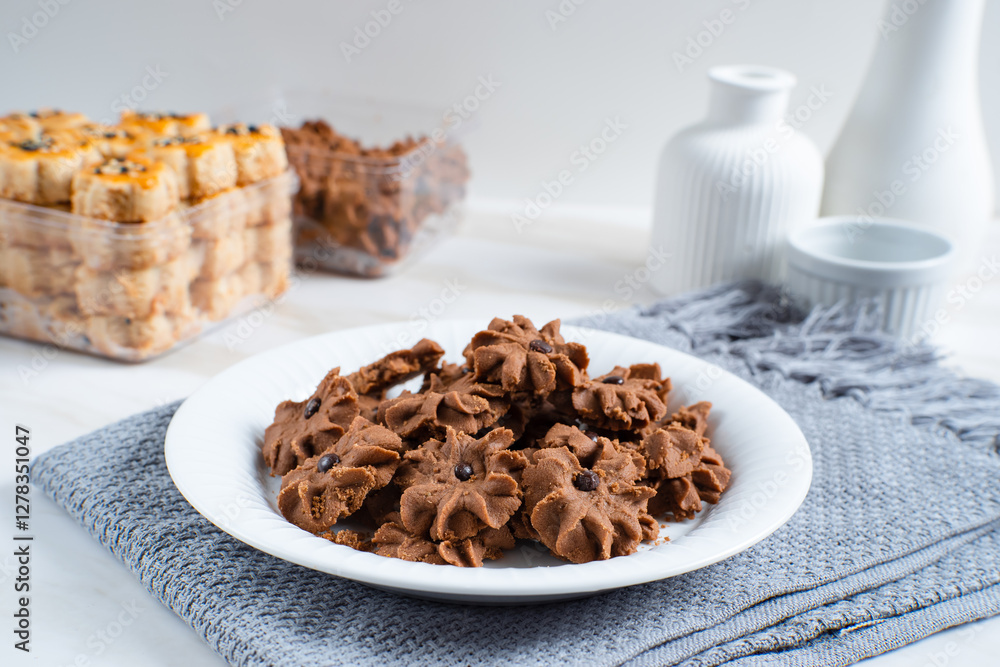 Chocolate topping cookies. Cookies with chocolate chip topping. Eid cookies. Suitable for recipes, articles, catalogs, or other commercial purposes. Eid cookies Chocolate topping cookies. Cookies with chocolate chip topping. Eid cookies. Suitable for recipes, articles, catalogs, or other commercial purposes. Eid cookies