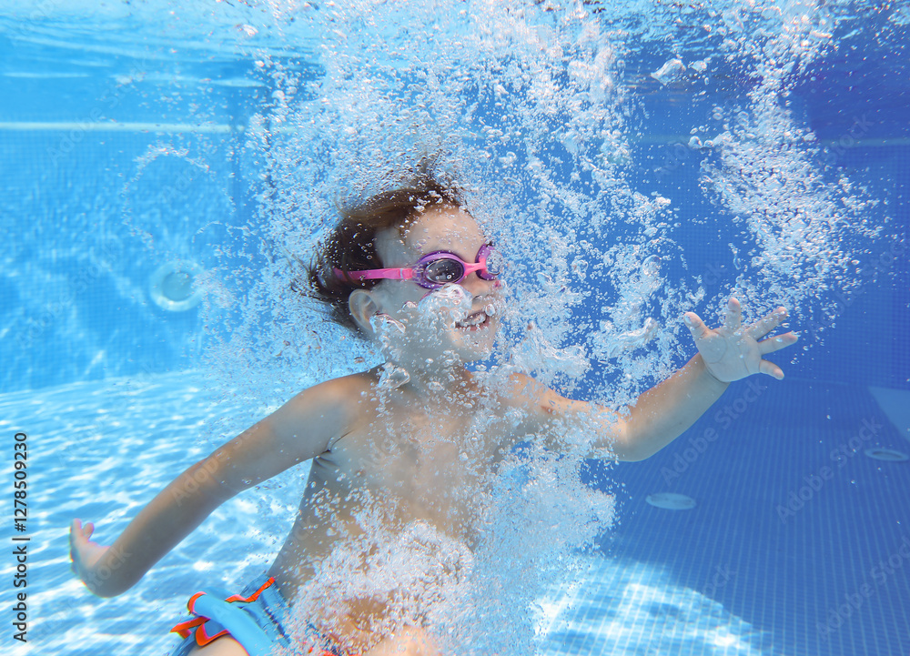 Underwater Baby swimming
