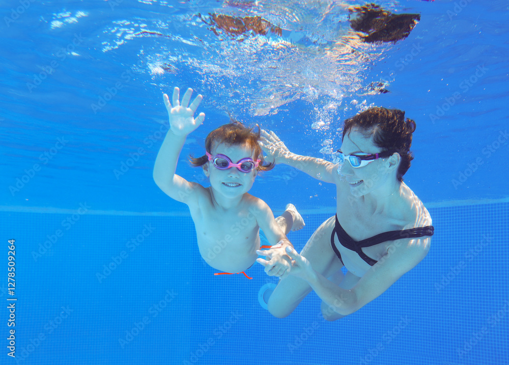 Underwater Baby swimming