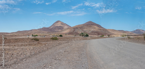 Obraz na płótnie small village in desert near C39 dirt road, Vrede, Namibia w salonie