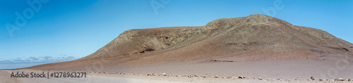 Obraz na płótnie basalt hill at Etendeka volcanic plateau, near Springbokwasser, Namibia w salonie