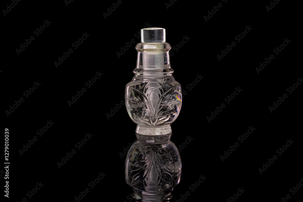 Hand-Carved Clear Quartz Perfume Bottle – Intricate Crystal Vessel for Essential Oils & Fragrances Hand-Carved Clear Quartz Perfume Bottle – Intricate Crystal Vessel for Essential Oils & Fragrances