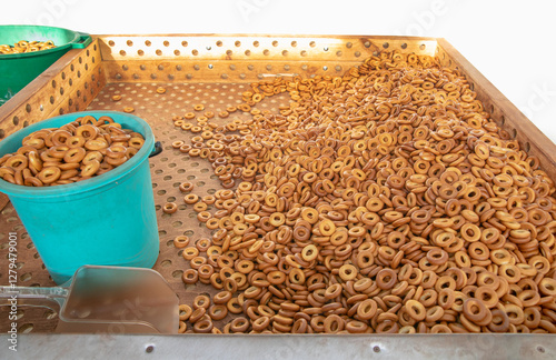 Obraz na płótnie production of pretzels w salonie