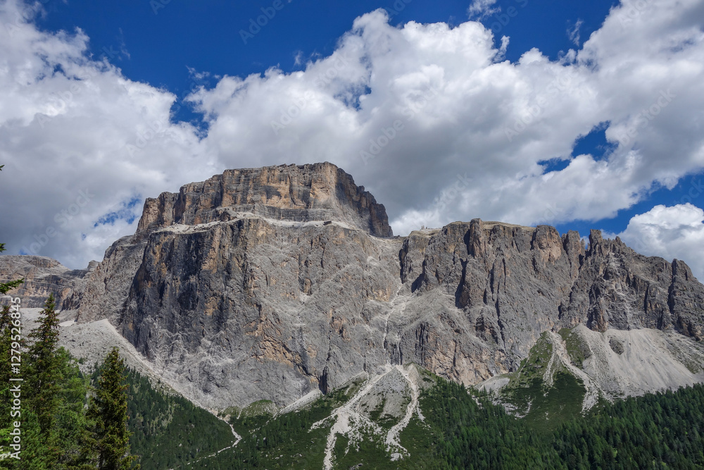 Naklejka premium Sella mountain massiv