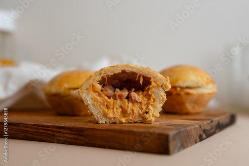 Salgado brasileiro de festa coxinha, empada, hamburguer