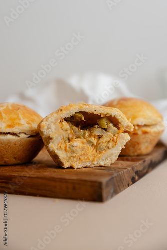 Salgado brasileiro de festa coxinha, empada, hamburguer