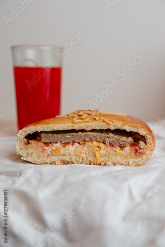 Salgado brasileiro de festa coxinha, empada, hamburguer