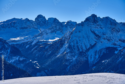 Obraz na płótnie Beautiful panoramic view to the Sellaronda - the ski circuit around the Sella group in Dolomites, Italy - Badia, Gherdeina, Fascia. Extraordinary snowy peaks of the dolomites, southern Alps. w salonie