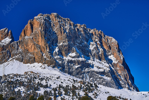 Obraz na płótnie Beautiful panoramic view to the Sellaronda - the ski circuit around the Sella group in Dolomites, Italy - Badia, Gherdeina, Fascia. Extraordinary snowy peaks of the dolomites, southern Alps. w salonie