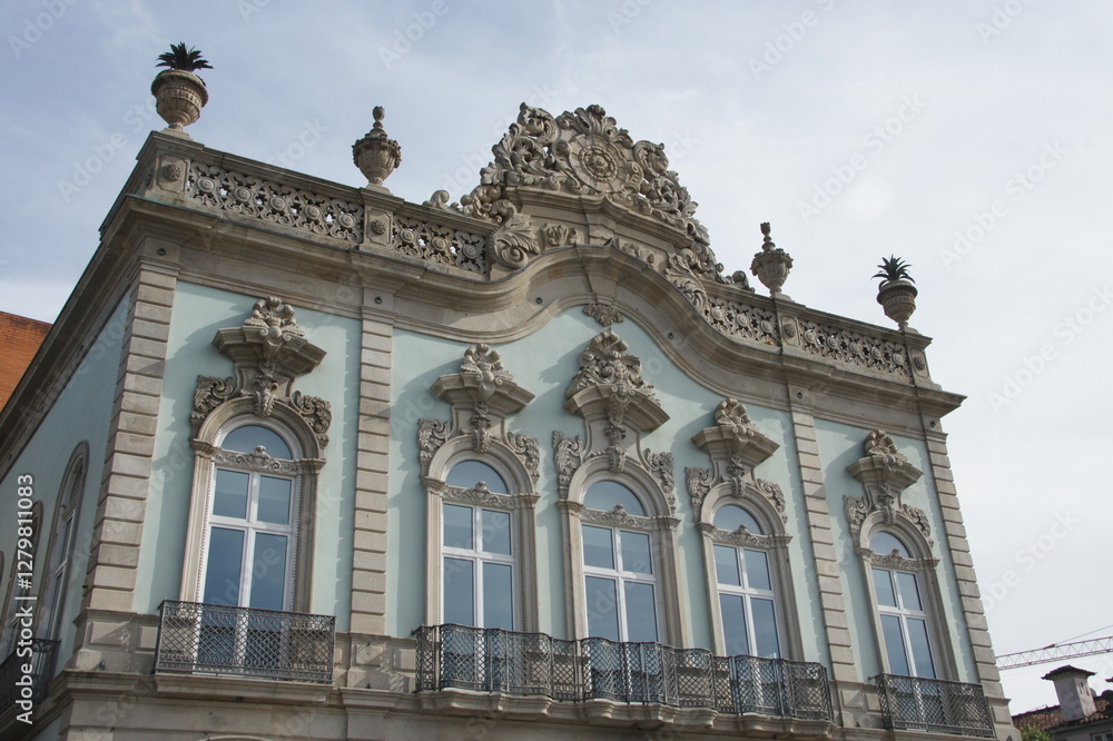 Obraz premium Palace facade. Ornate Baroque architecture. Historic Portuguese landmark, Braga, Portugal. Opulent details. Timeless elegance. Architectural masterpiece.