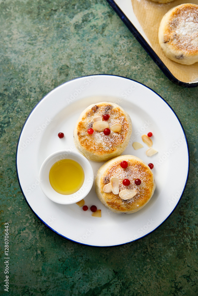 Homemade curd cakes with honey and almond Homemade curd cakes with honey and almond