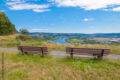 Obraz na płótnie Erpeler Ley near Remagen with a view of Linz am Rhein w salonie