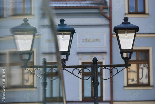 Fototapeta Naklejka Na Ścianę i Meble -  Bielsko Biała, lampy na Placu ZWM, luty 2025.