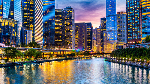 Obraz na płótnie Chicago riverfront and skyline at dusk. Chicago is the most populous city in the US state of Illinois and in the Midwestern United States. w salonie