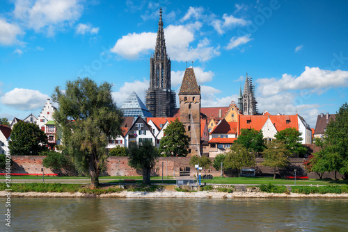 Obraz na płótnie Ulm cathedral and the Metzgerturm tower in Ulm w salonie