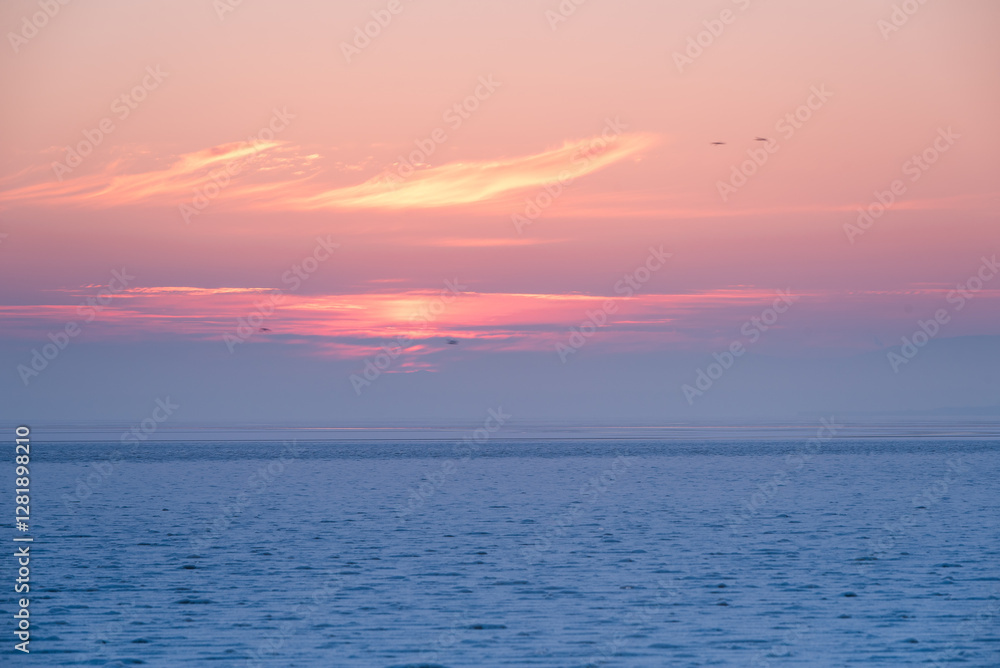 Fototapeta premium Wschód słońca nad Jeziorem Goczałkowickim.