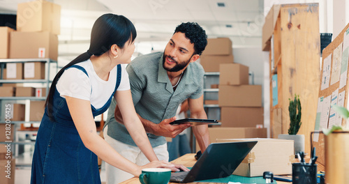 Фотография Team, logistics and business people in shipping startup or warehouse for delivery schedule