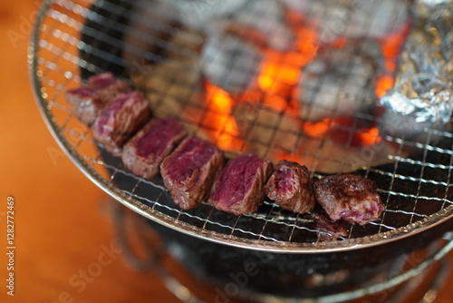 그릴에 구운 소고기