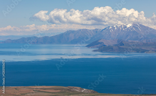 Obraz na płótnie Ferry transporting snowy mountains and Van Lake, Tatvan, Bitlis w salonie