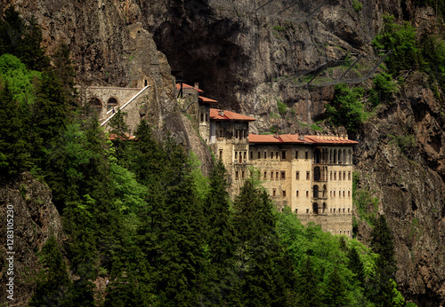 Obraz na płótnie Sumela Monastery (Turkish: Sümela Manastırı) is a Greek Orthodox monastery, in the Maçka district of Trabzon Province in modern Turkey. w salonie