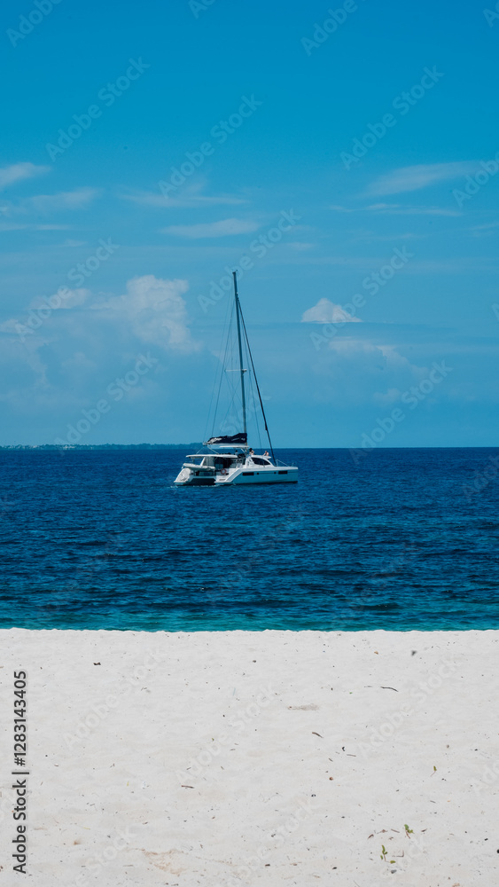 Fototapeta premium Seaside yacht