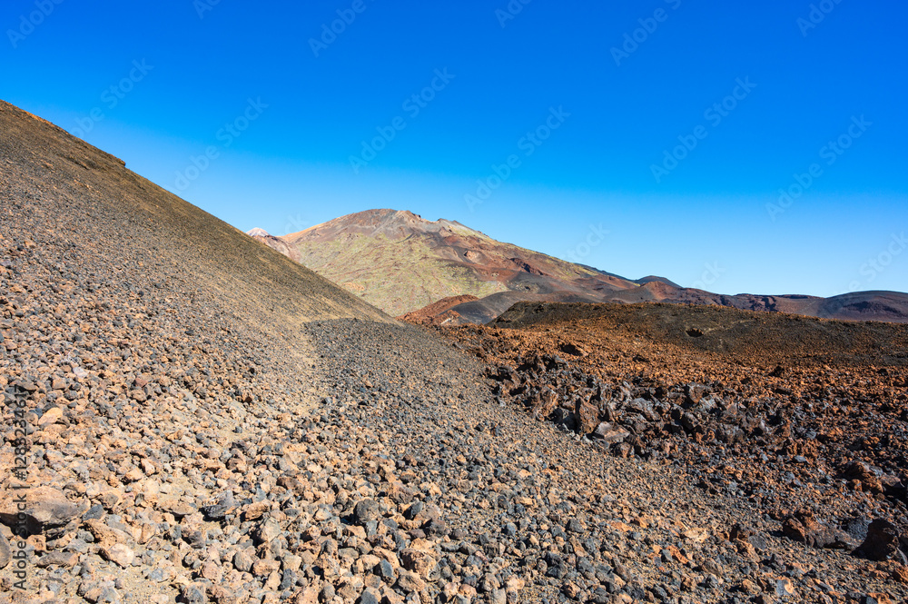 Lavageröll am Fuße des Nebenkraters Pico Viejo des El Teide Vulkan auf der kanarischen Insel Teneriffa, Spanien