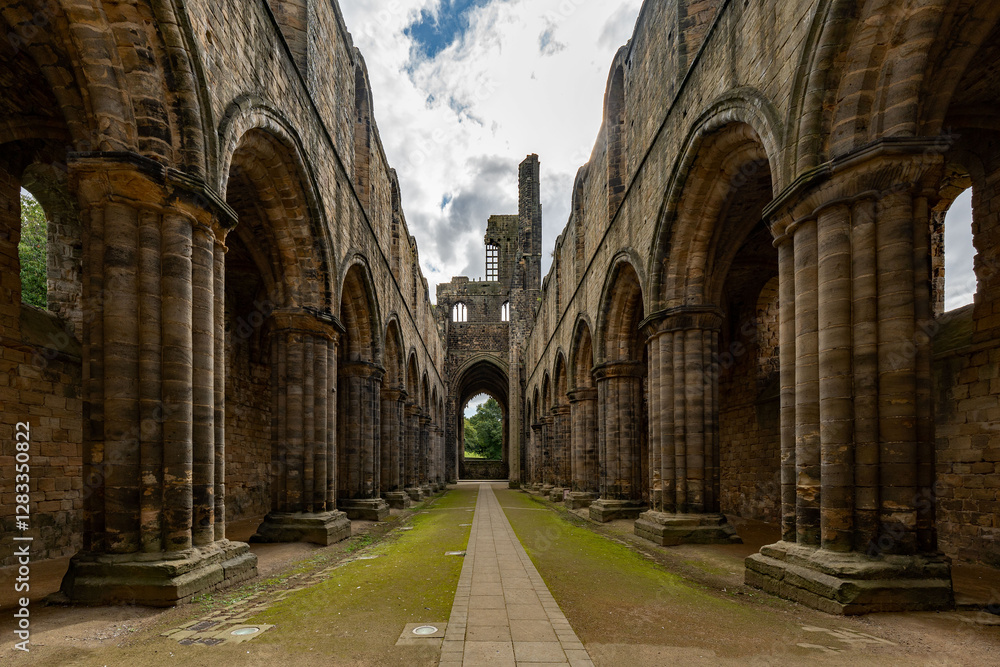 Die Ruine der Kristall Abbey in Leeds in West Yorkshire, England