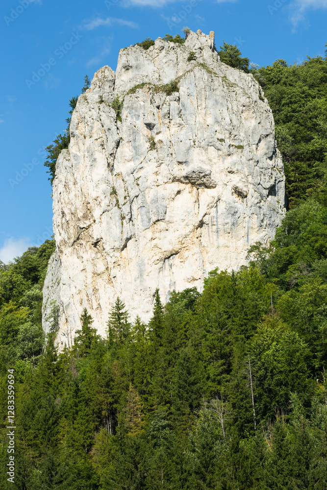Zuckerhut-Fels bei Langenbrunn im Oberen Donautal, Schwäbische Alb Zuckerhut-Fels bei Langenbrunn im Oberen Donautal, Schwäbische Alb